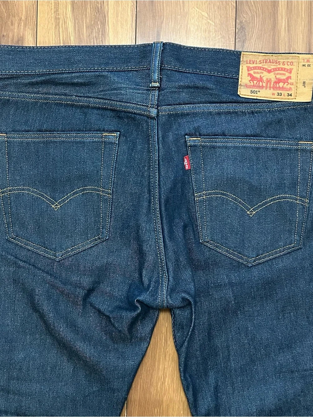Levi’s Men’s 501 Regular Fit Straight Blue Dark Wash Jeans 33x34 Buttons Cotton